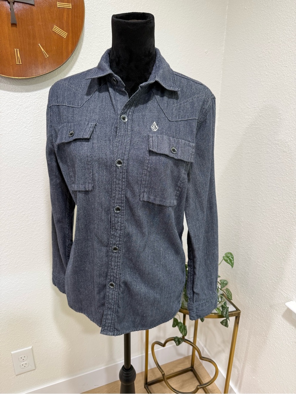 Volcom Havens Chambray Button Up Shirt Women’s Small Blue Western Utility Cotton